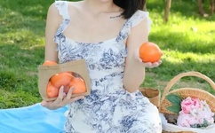 男子深夜偷窥女邻居洗澡